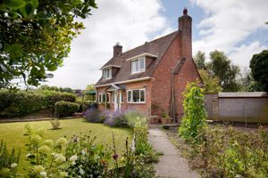 21 Orchard Close_Front- click for photo gallery